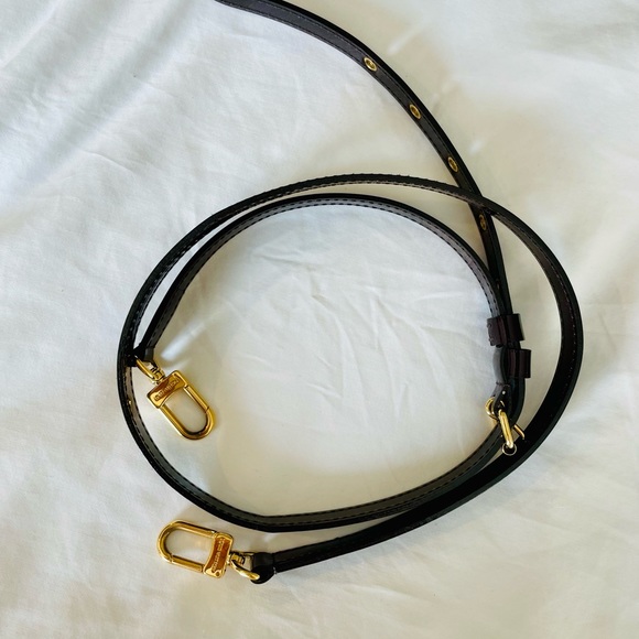 Louis Vuitton Montana Handbag Monogram Vernis Burgandy - Picture 15 of 16